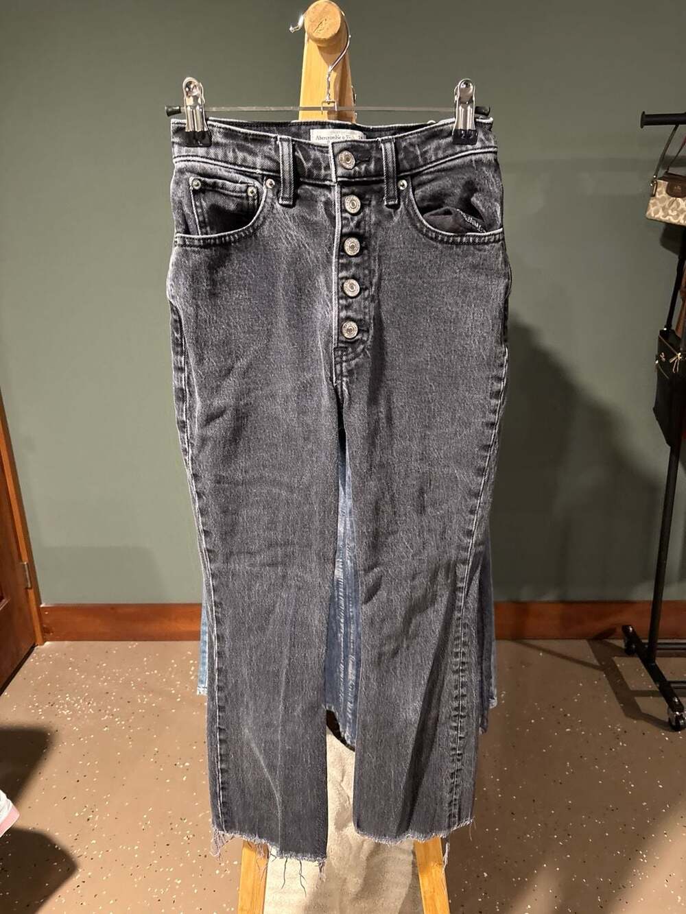 Abercrombie & Fitch The Kick Flare Ultra High Rise Button Fly Jeans Size 24/00s